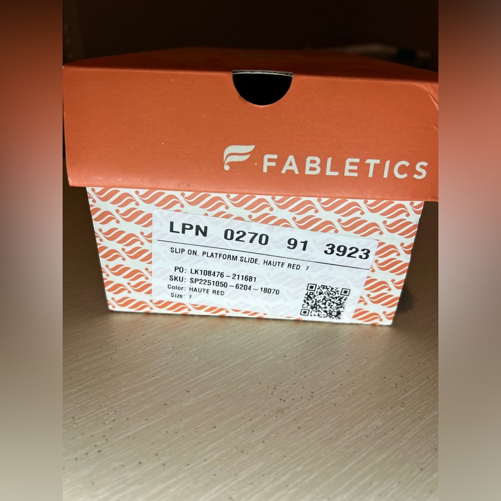 Fabletics Red Shoes - Picture 7 of 8